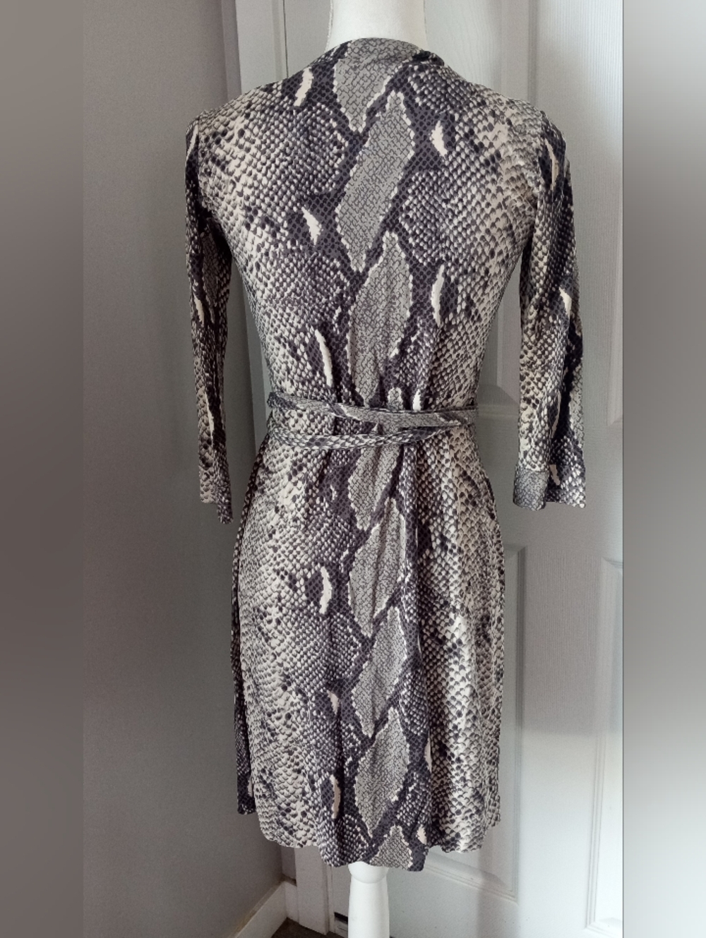 Snake-Print Long Sleeve Wrap Dress in Gray and Cream